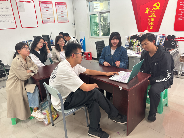 创新助力成长 创意点亮未来