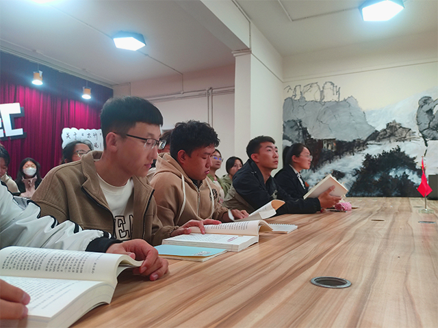 太阳集团0638网站学生第二党支部开展“习近平:扎实推动教育强国建设”主题学习